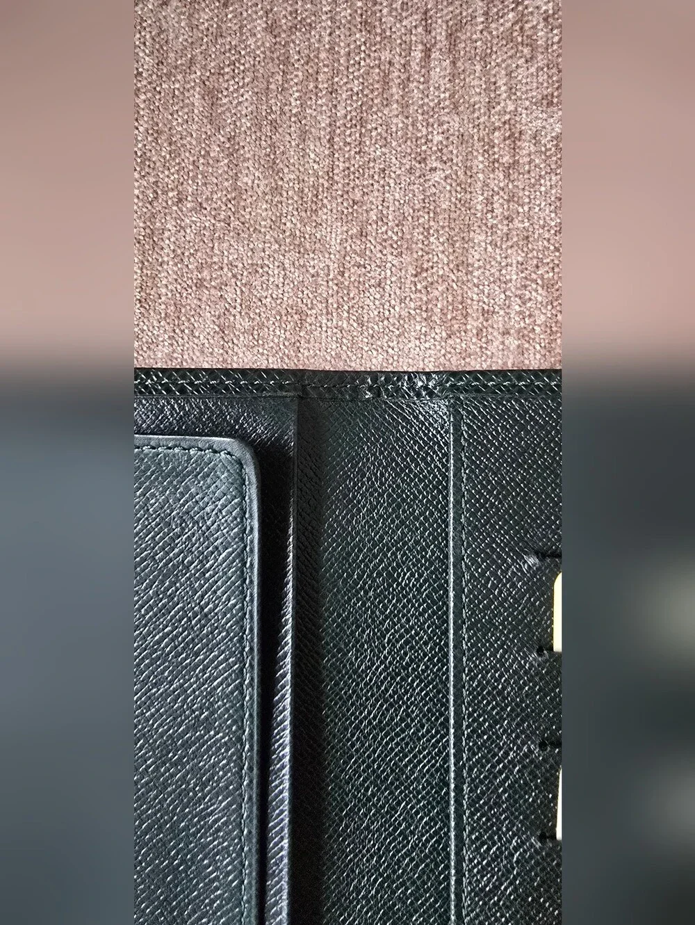 (1770) LOUIS VUITTON Taiga Leather Long Slim Bifold Wallet